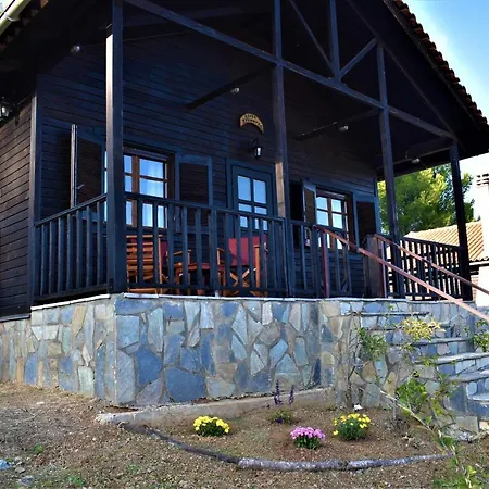 אתר נופש Evia Forest Village